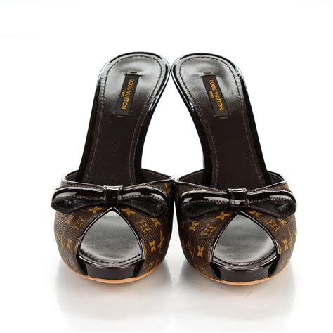 louis vuitton stivaletti donna|louis vuitton mules and slides.